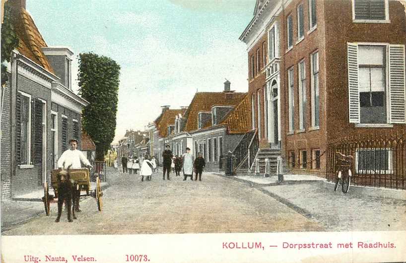 Kollum Dorpsstraat met Raadhuis