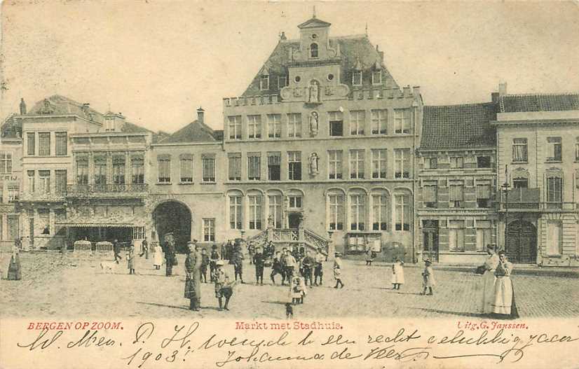 Bergen op Zoom Markt met Raadhuis