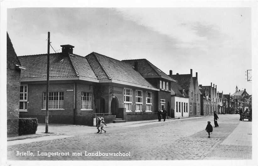 Brielle Langestraat met Landbouwschool