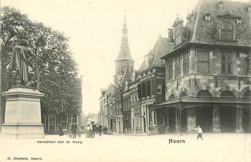 Hoorn Kerkstraat met de Waag