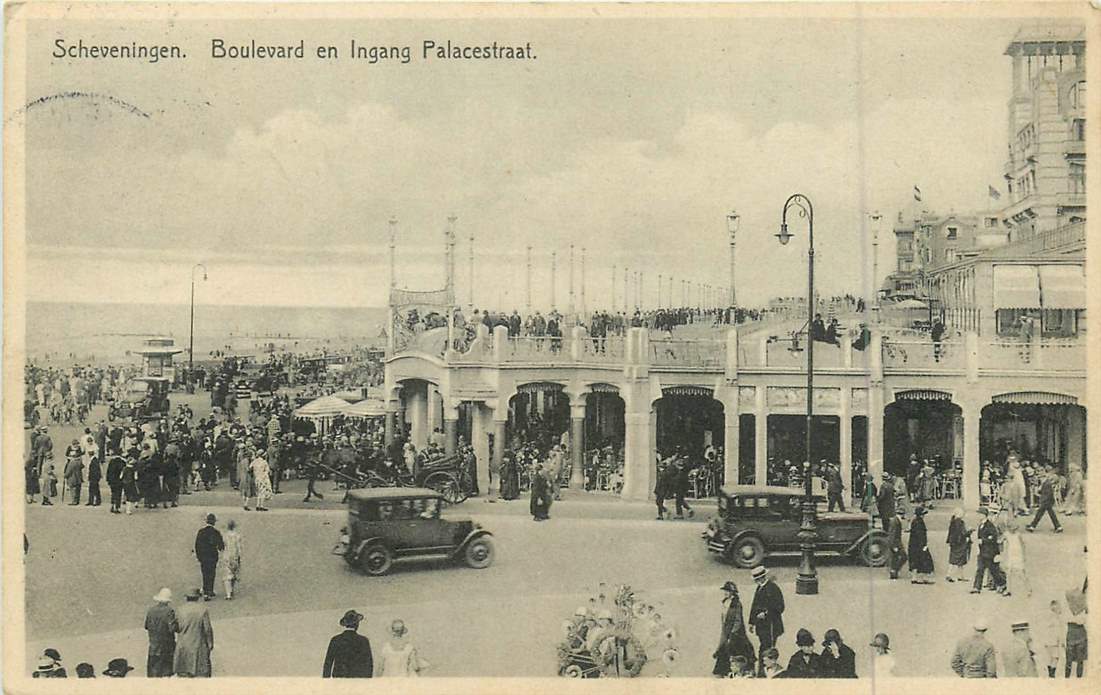 Scheveningen Boulevard en ingang Palacestraat