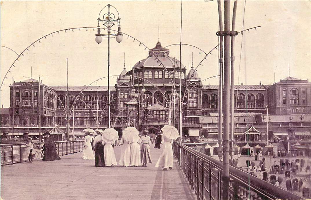Scheveningen Op het Wandelhoofd
