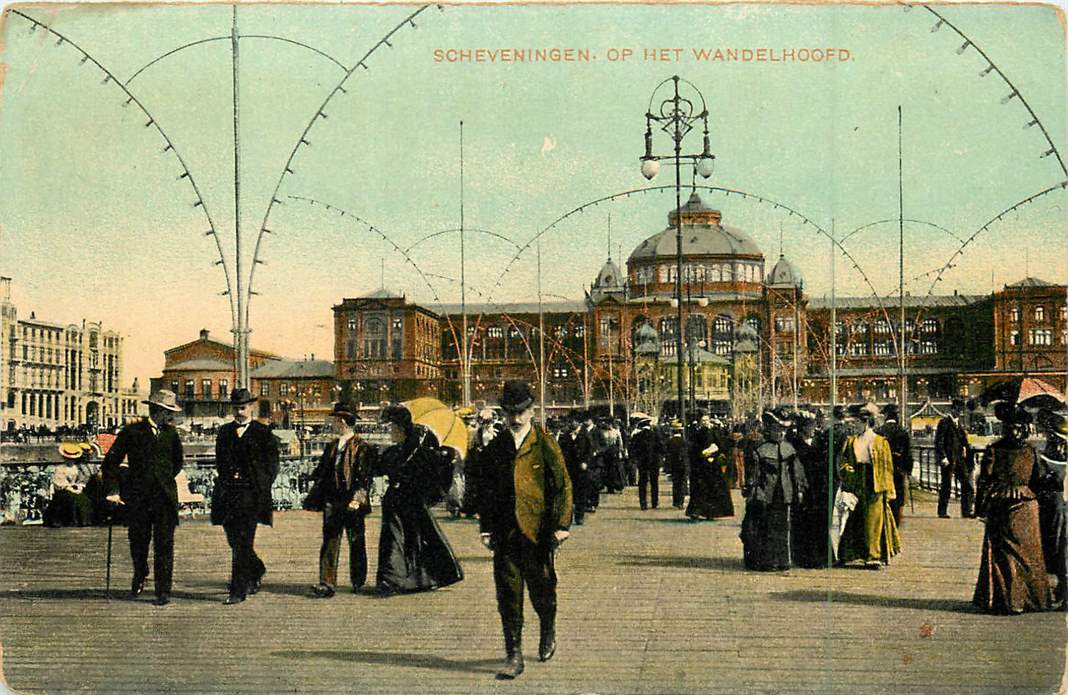 Scheveningen Op het Wandelhoofd