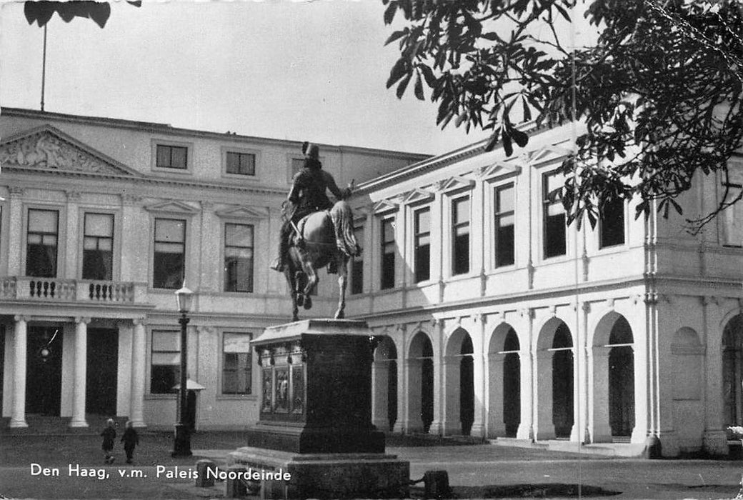 Den Haag v.m Paleis Noordeinde