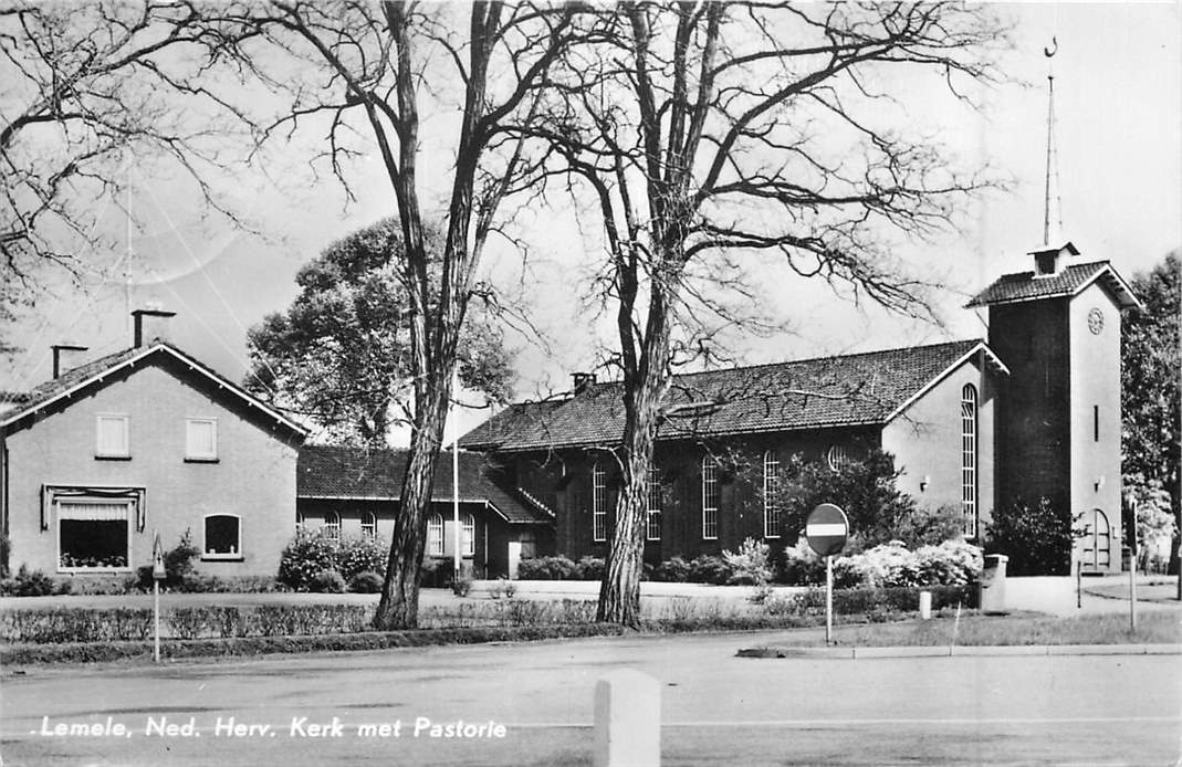 Lemele Ned. Herv. Kerk met Pastorie
