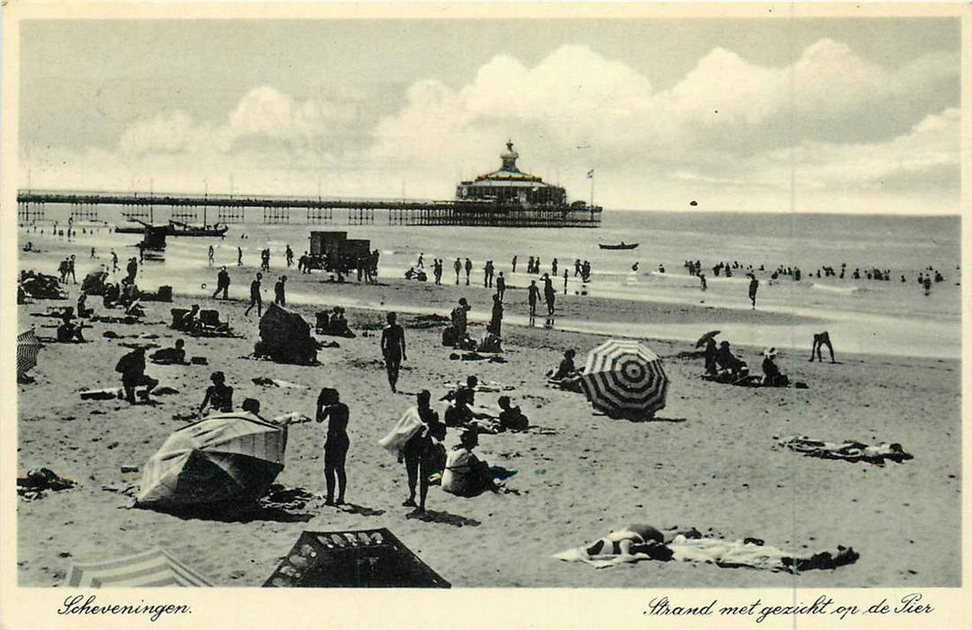 Scheveningen Strand met gezicht op de Pier