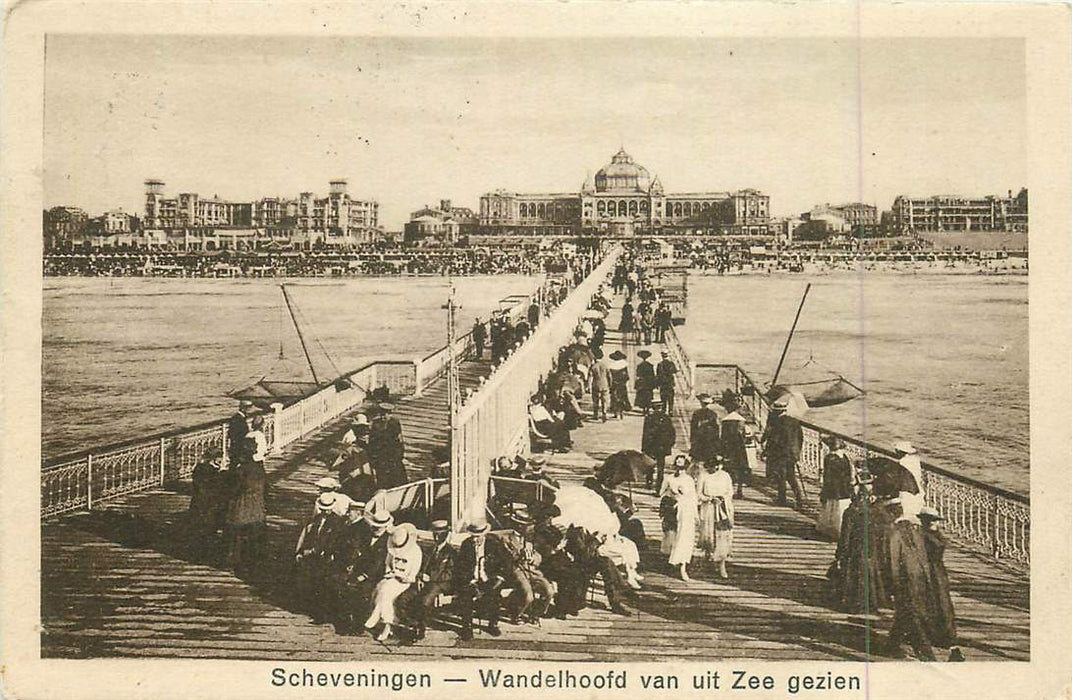 Scheveningen Wandelhoofd van uit Zee gezien