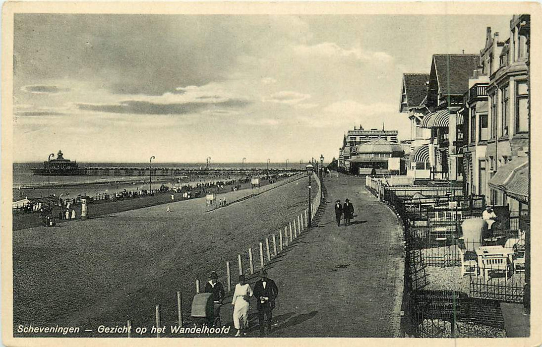 Scheveningen Gezicht op het Wandelhoofd