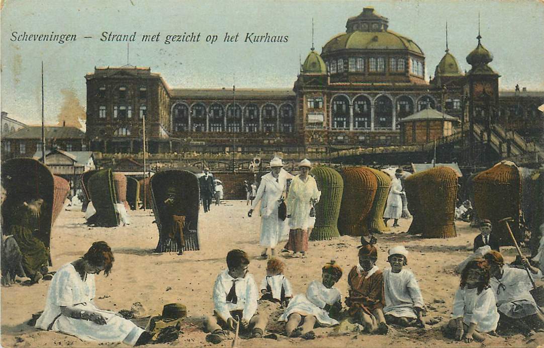 Scheveningen Strand met gezicht op Kurhaus