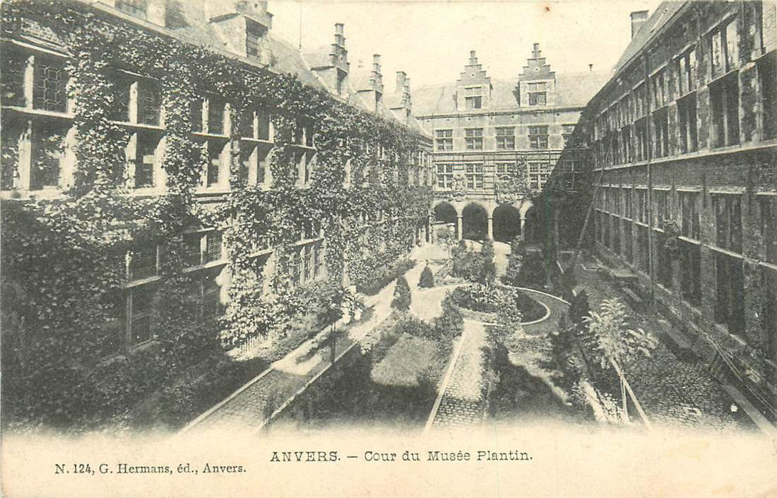 Anvers Cour du Musee Plantin