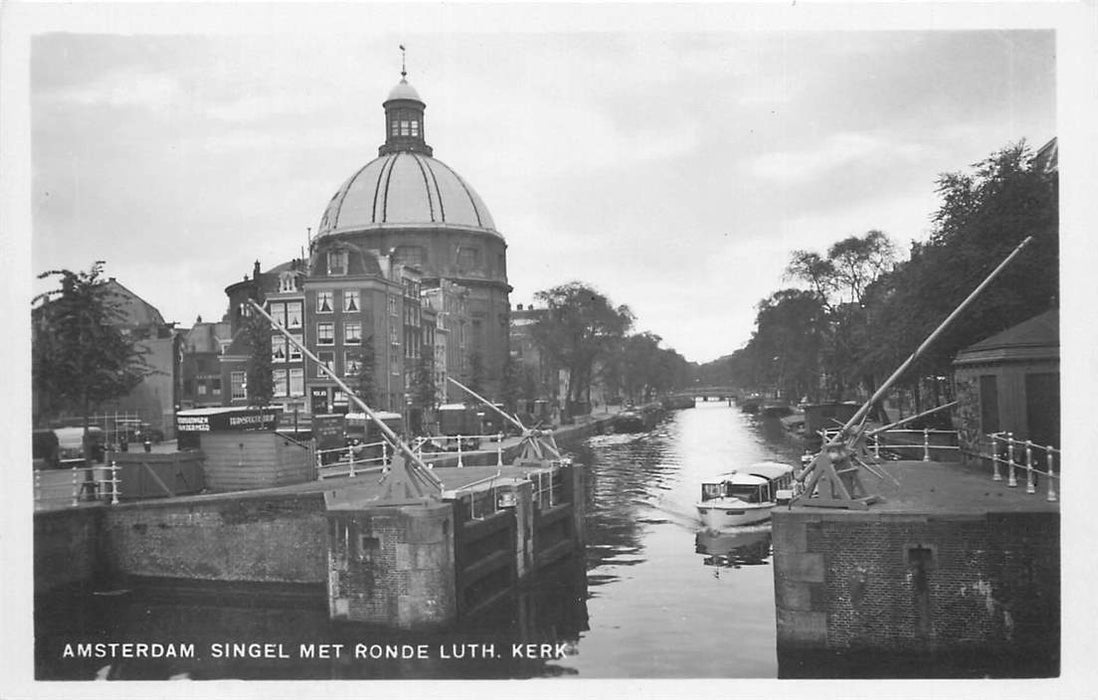 Amsterdam Singel met Ronde Kerk