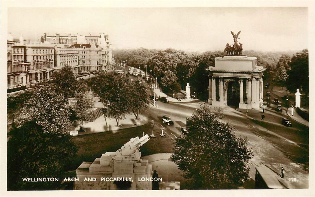 London Wellington Arch and Piccadilly
