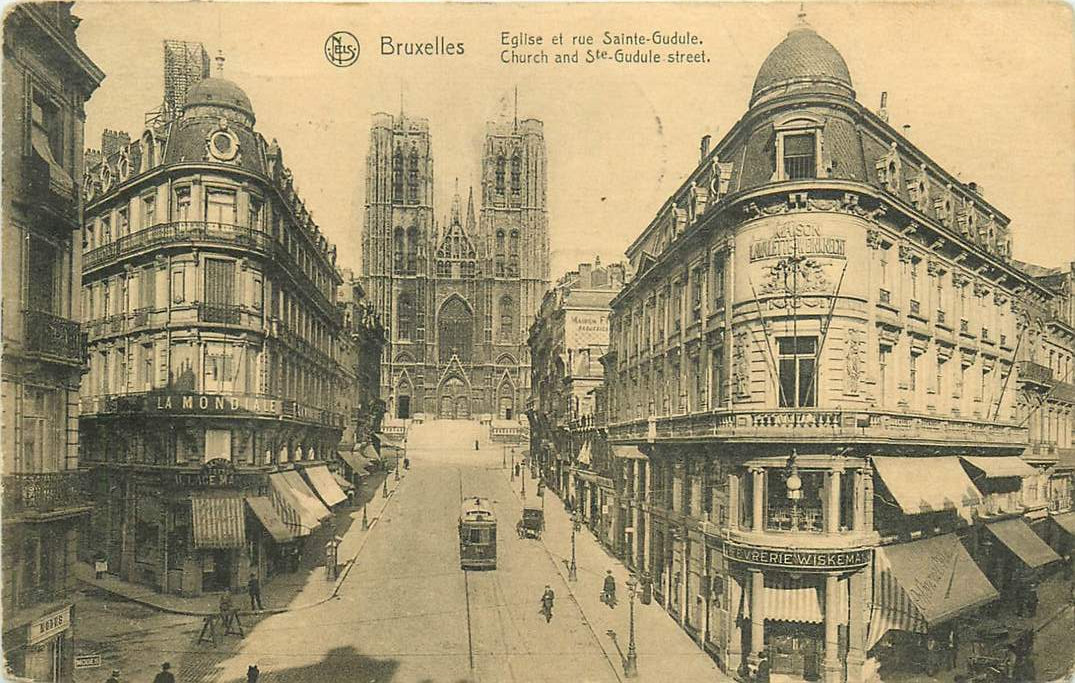 Bruxelles Eglise et rue Sainte-Gudule