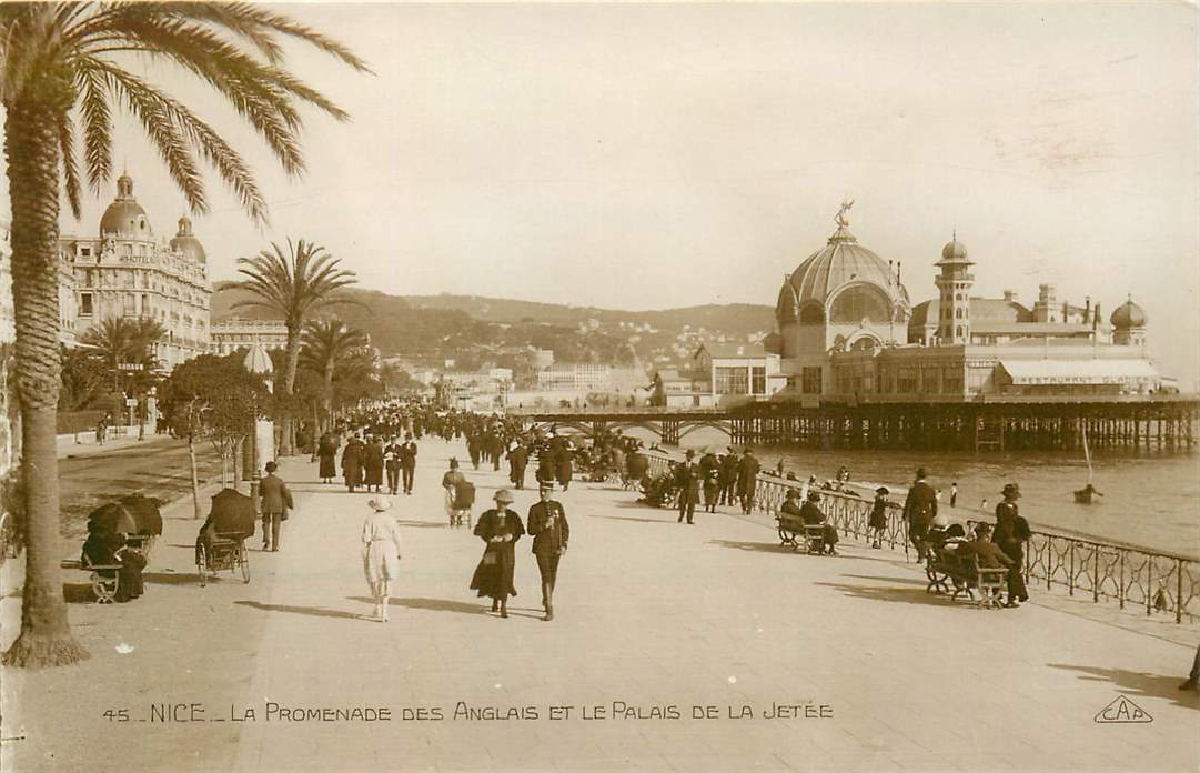 Nice La Promenade des Anglais et le Palais de la Jetee