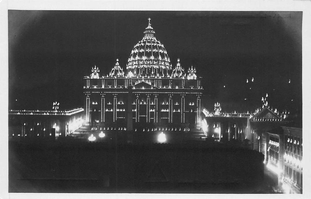 Roma La Luminaria della Basilica di S. Pietro