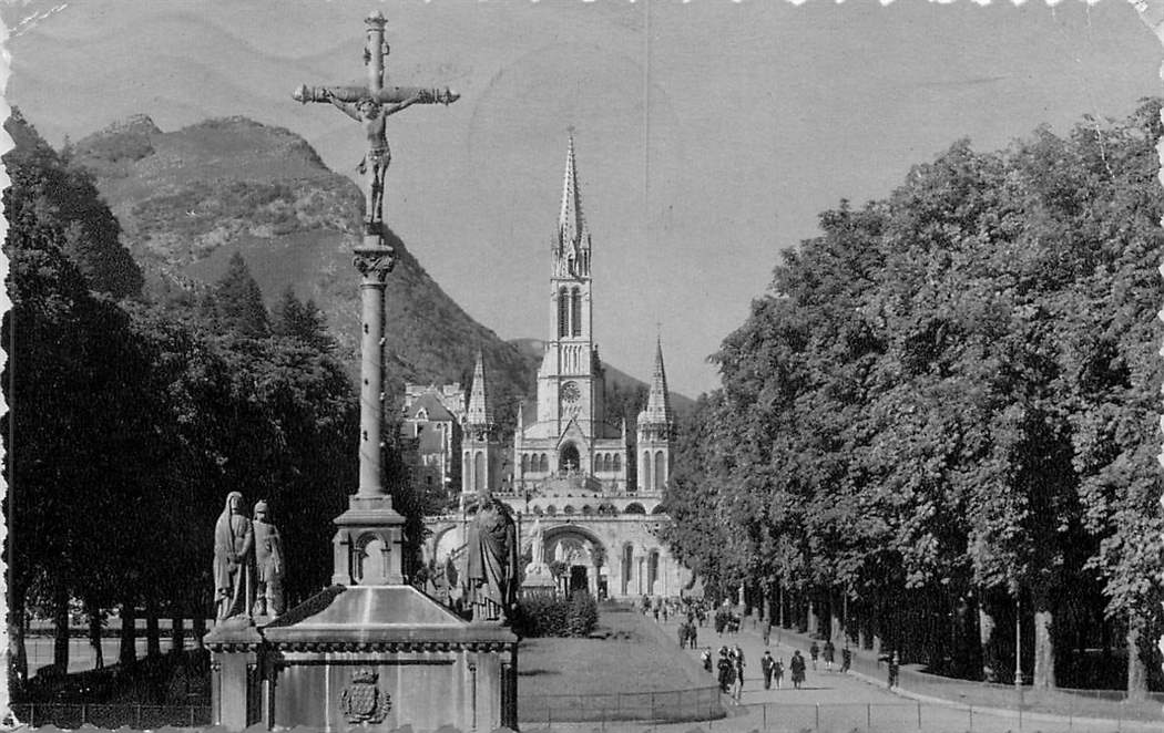 Lourdes La Basilique