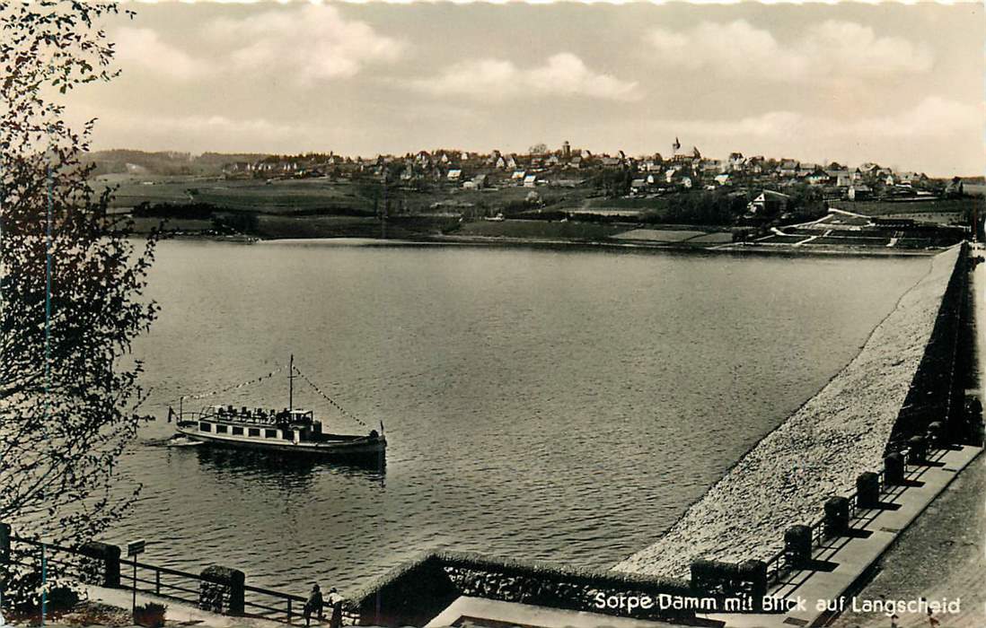 Sorpe Damm mit Blick auf Langscheid