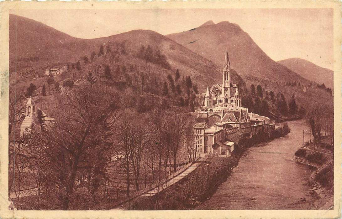 Lourdes La Basilique