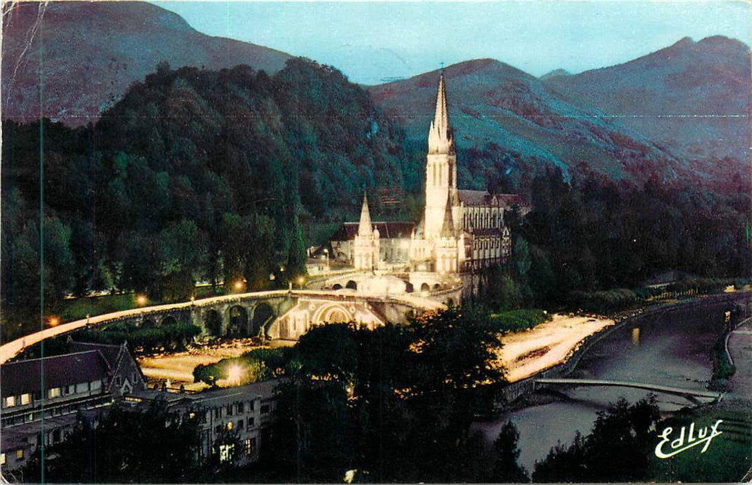 Lourdes La Basilique