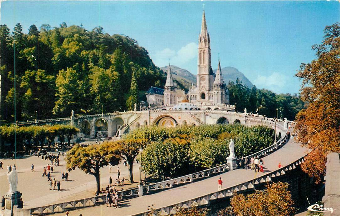 Lourdes La Basilique