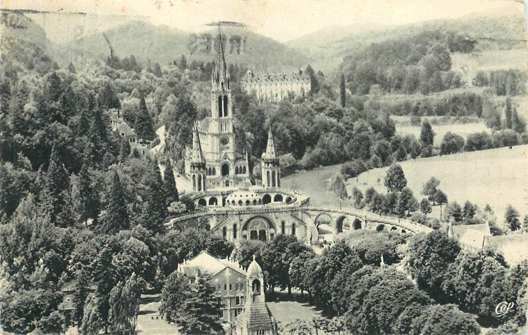 Lourdes La Basilique