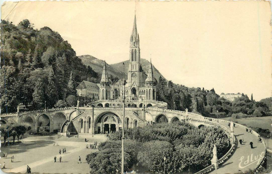 Lourdes La Basilique