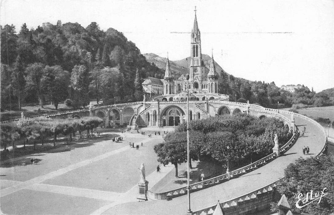 Lourdes La Basilique