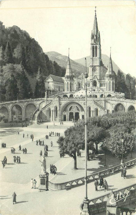 Lourdes La Basilique