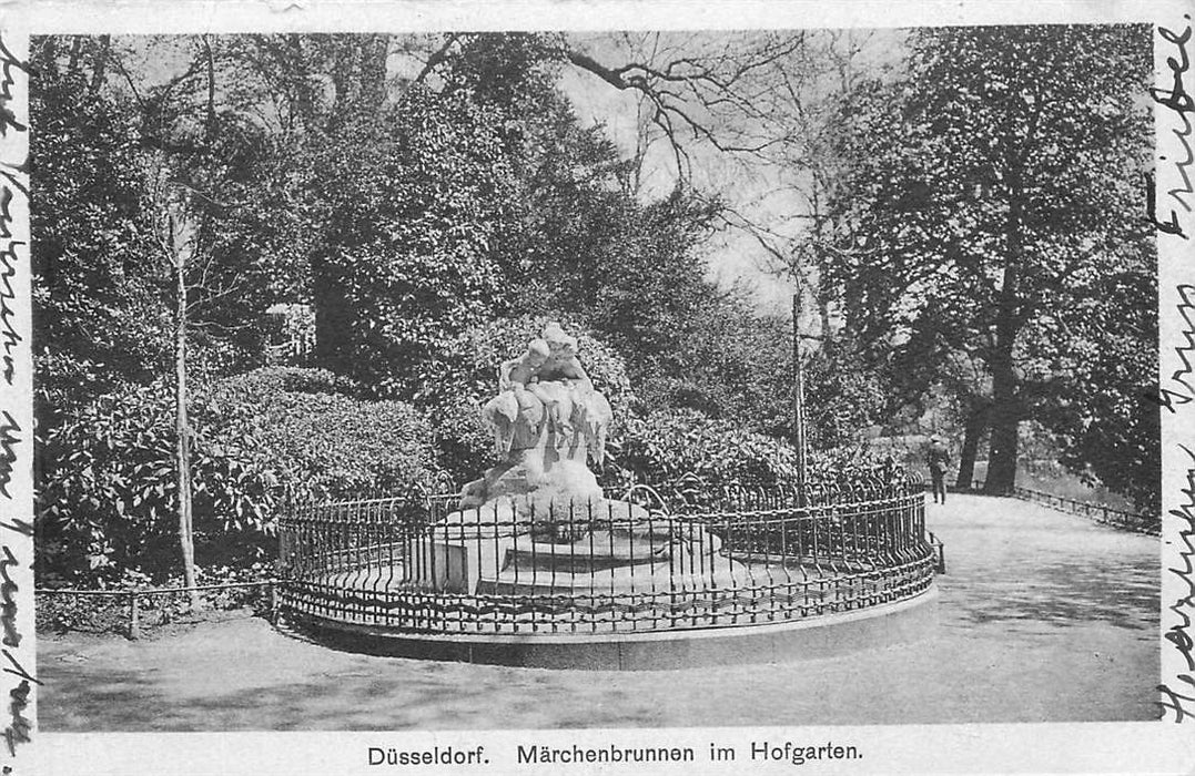 Dusseldorf Marchenbrunnen im Hofgarten