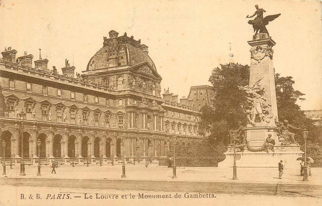 Paris Le Louvre et le Monument de Gambetta