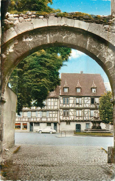 Colmar Place des 6 Montagnes noires