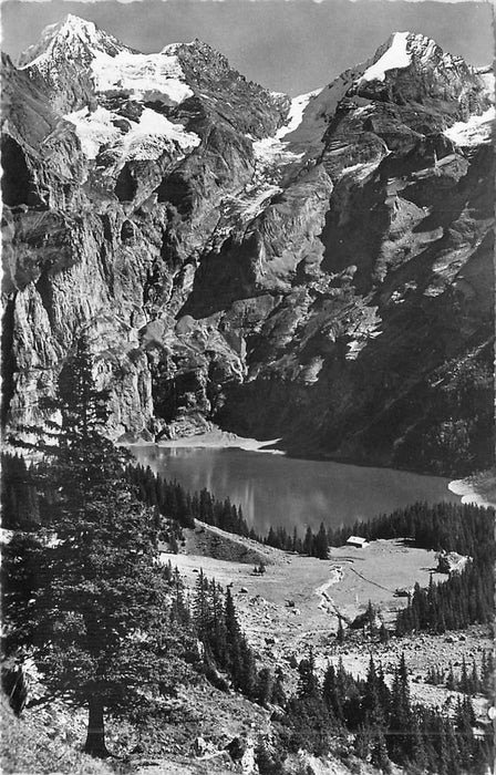 Am Oeschinensee mit Blumlisalp