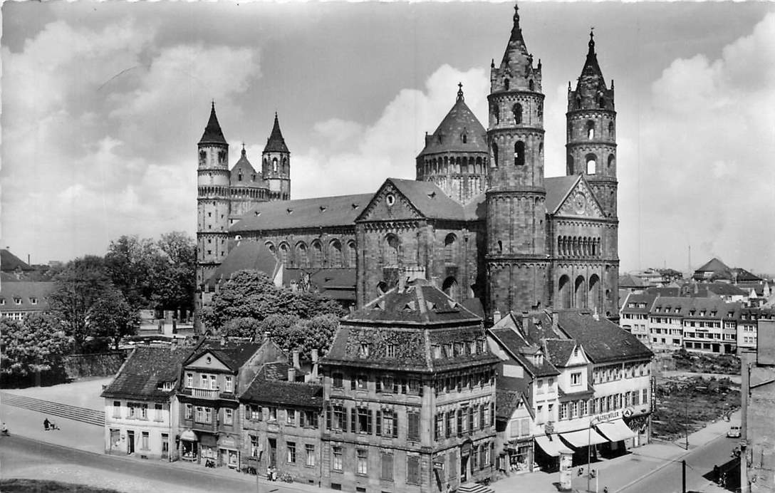 Worms am Rhein Dom mit Neumarkt