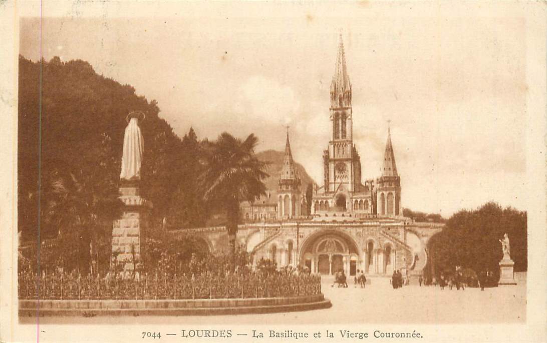 Lourdes la basilique