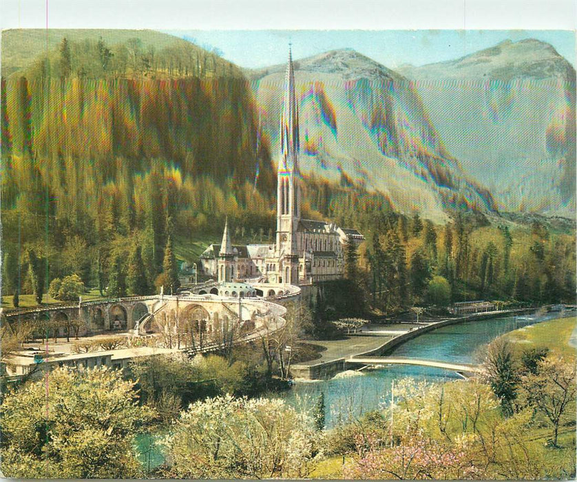 Lourdes La Basilique