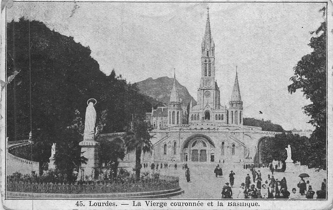 Lourdes La Vierge couronnee