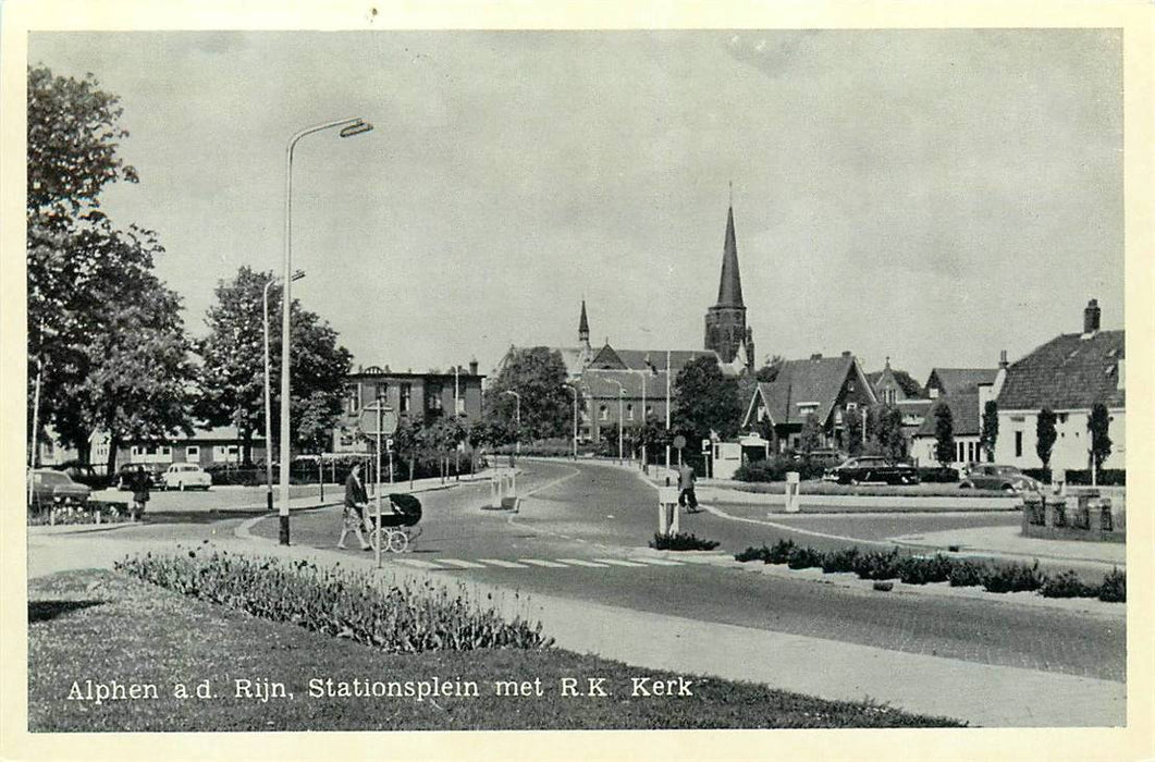 Alphen aan den Rijn Stationsplein met Kerk