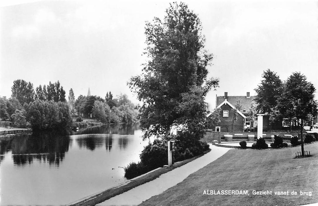 Alblasserdam Gezicht vanaf de brug