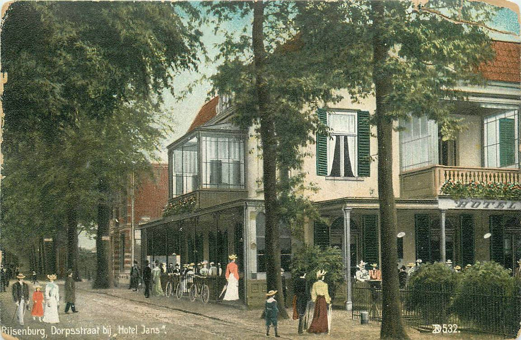 Driebergen-Rijsenburg Dorpsstraat bij Hotel Jans