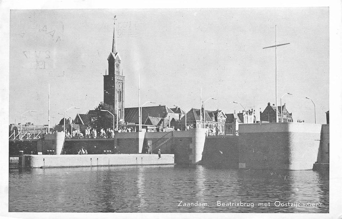 Zaandam Beatrixbrug met Oostzijdekerk