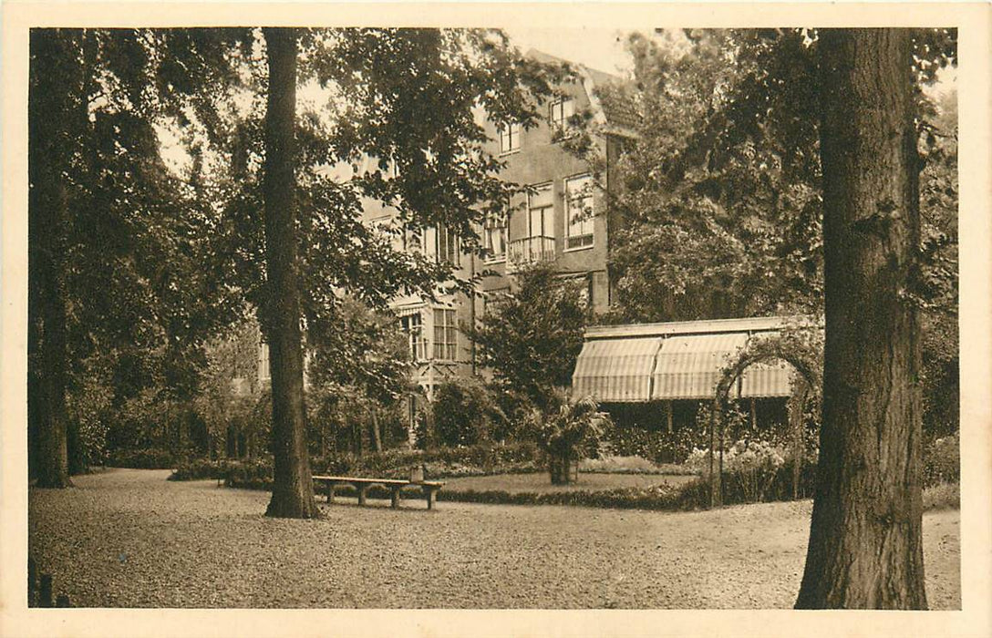 Haarlem Zusterhuis naast de Lighal