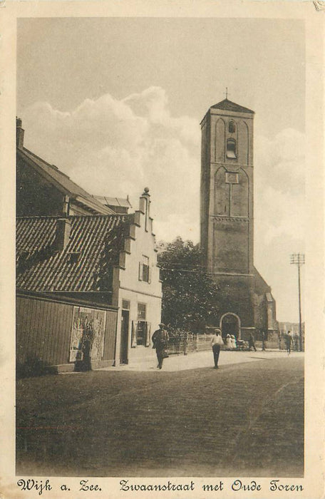 Wijk aan Zee Zwaanstraat met Oude Toren