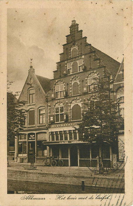 Alkmaar Het huis met de luifel