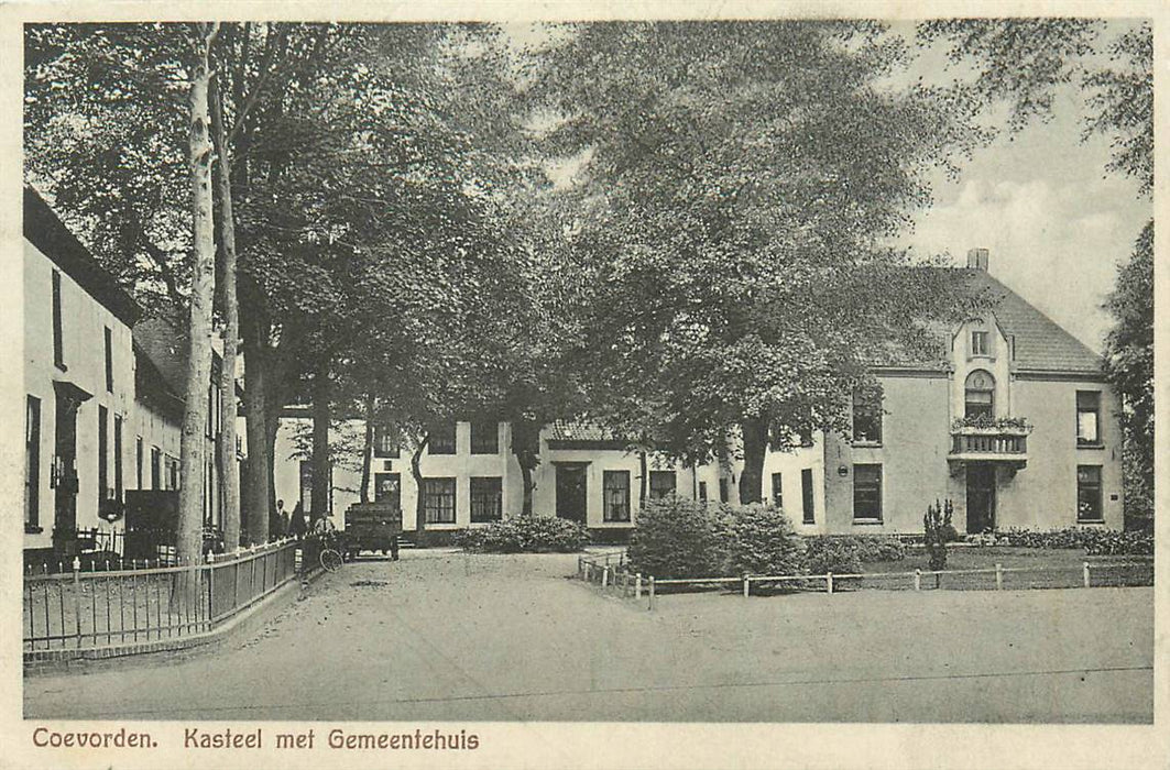 Coevorden Kasteel met Gemeentehuis