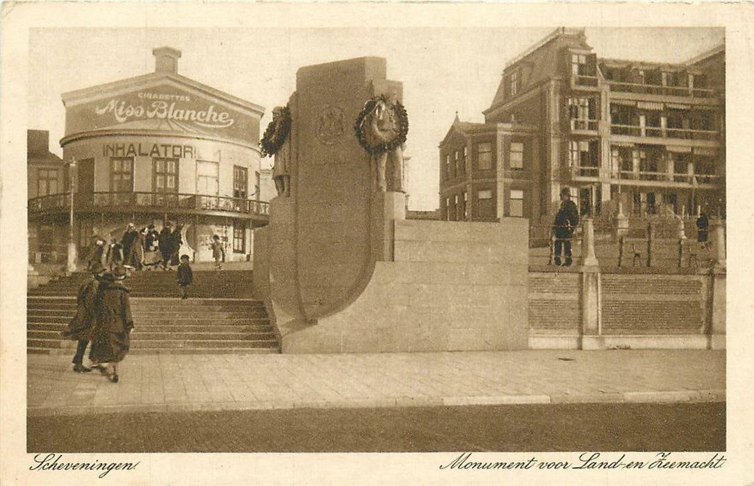 Scheveningen Monument voor Land en Zeemacht