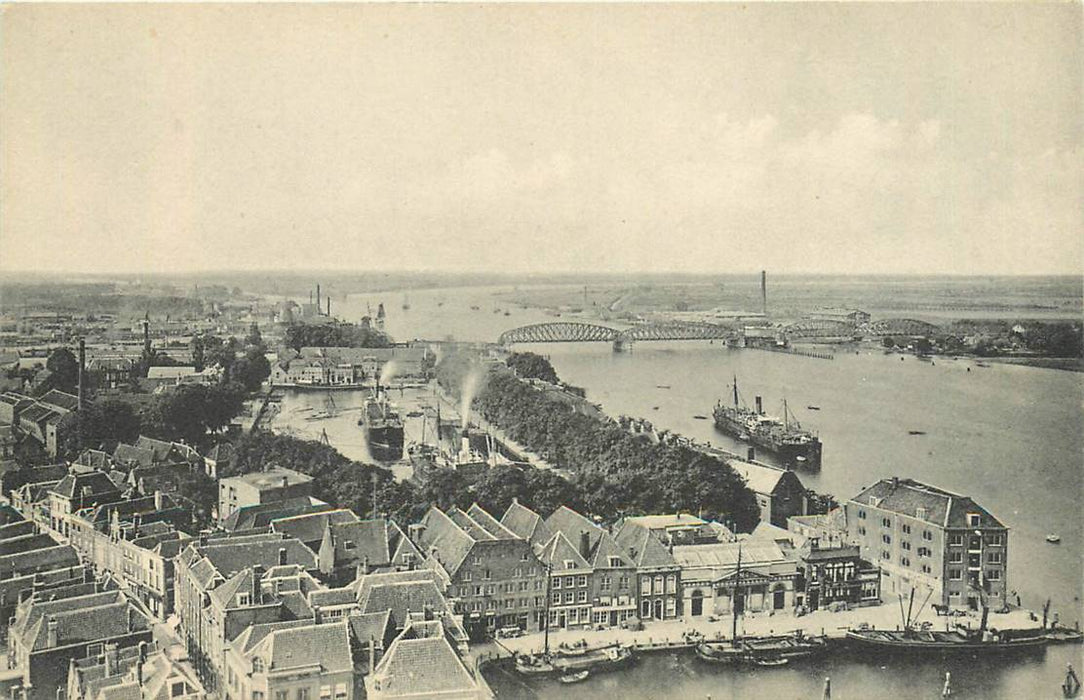 Dordrecht Panorama van de Groote Kerk af gezien