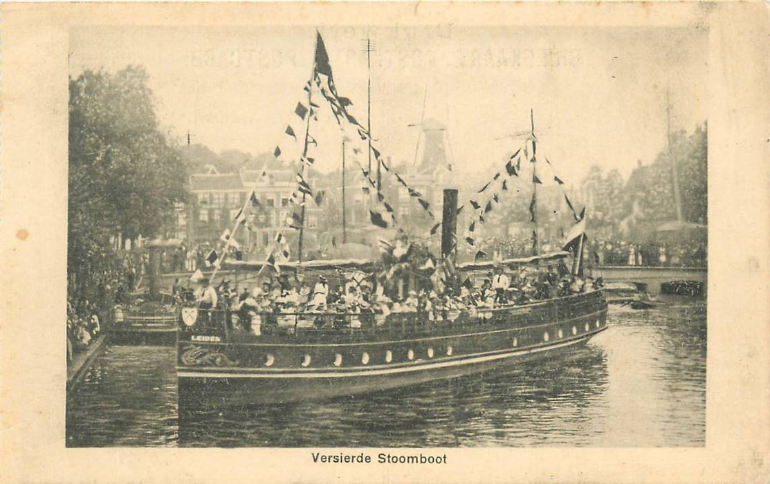 Versierde Stoomboot