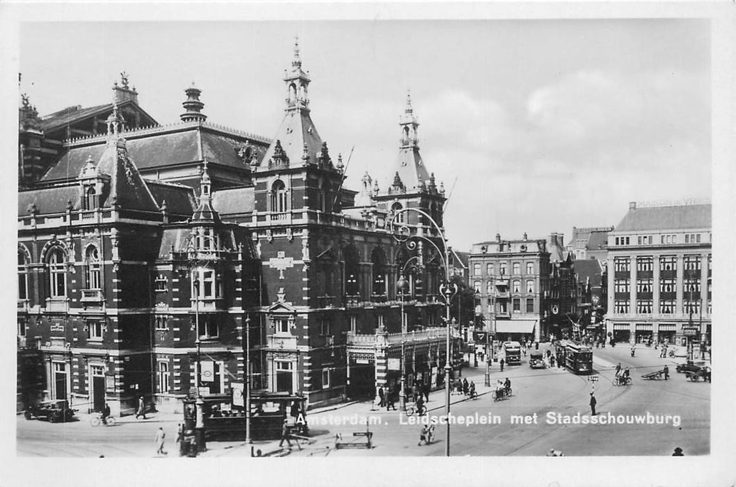 Amsterdam Leidscheplein met Stadsschouwburg