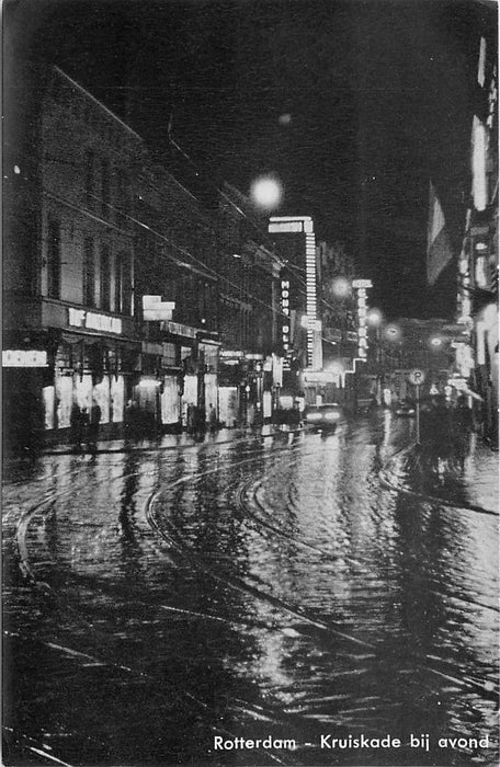 Rotterdam Kruiskade bij avond