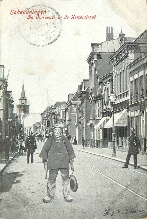 Scheveningen de Omroeper in de Keizerstraat